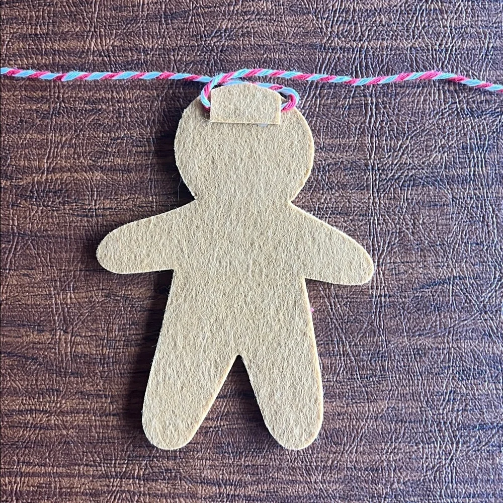Gingerbread Man Holiday Garland - Brown and White Two 5ft rows